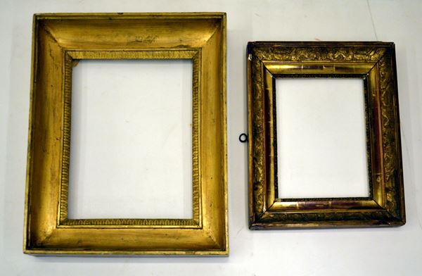 Due cornici, sec. XIX e sec. XX, in legno dorato, cm 47x56, battuta cm 33x41 e cm 44x37, battuta cm 31x24 (2)