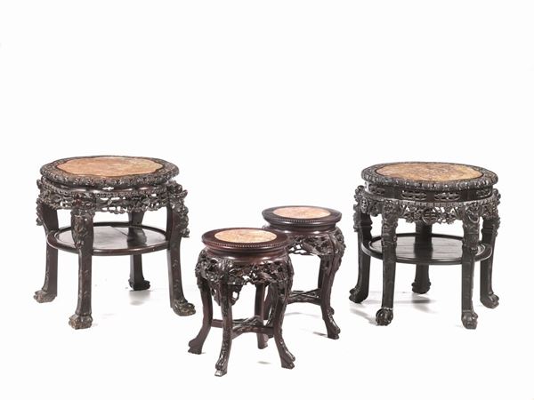 Gruppo di quattro tavolini, Cina, sec. XX  - Asta ANTIQUARIATO, COLLEZIONISMO E GIOIELLI - Poggio Bracciolini Casa d'Aste