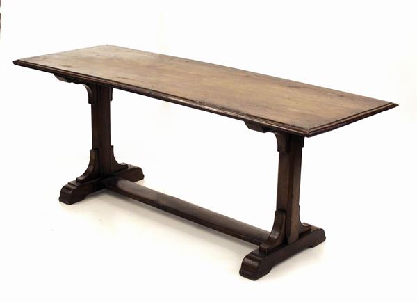 Fratina, in stile 500, piano rettangolare a becco di civetta, sostegni a plinto, piedi a ciabatta raccordati da traversa, cm188x66x76, costruita con materiale antico