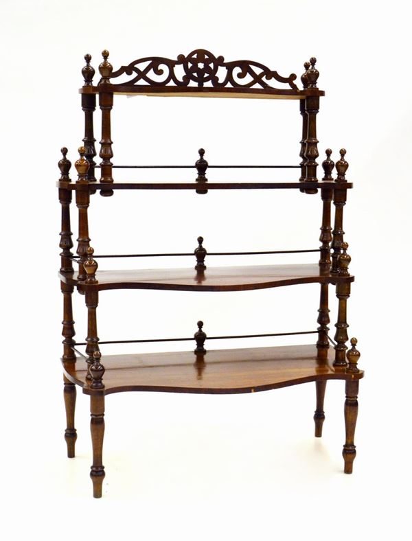 Etagere, sec. XX, in noce, quattro ripiani, colonne abirillo, cm 96x33x134  - Asta GIOIELLI, ARGENTI, E OPERE DI ARTE ANTICA E CONTEMPORANEA - Poggio Bracciolini Casa d'Aste
