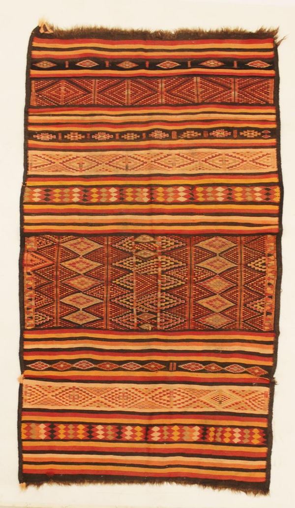 Tappeto, Kilim, vecchia manifattura, impianto geometrico a losanghe e righe