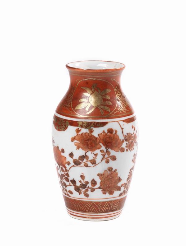 Vaso Giappone, sec. XX&nbsp;&nbsp;&nbsp;&nbsp;&nbsp;&nbsp;&nbsp;&nbsp;&nbsp;&nbsp;&nbsp;&nbsp;&nbsp;&nbsp;&nbsp;&nbsp;&nbsp;&nbsp;&nbsp;&nbsp;&nbsp;&nbsp;&nbsp;&nbsp;&nbsp;&nbsp;&nbsp;&nbsp;&nbsp;&nbsp;&nbsp;&nbsp;&nbsp;&nbsp;&nbsp;&nbsp;&nbsp;&nbsp;&nbsp;&nbsp;&nbsp;&nbsp;&nbsp;&nbsp;&nbsp;&nbsp;&nbsp;&nbsp;&nbsp;&nbsp;&nbsp;&nbsp;