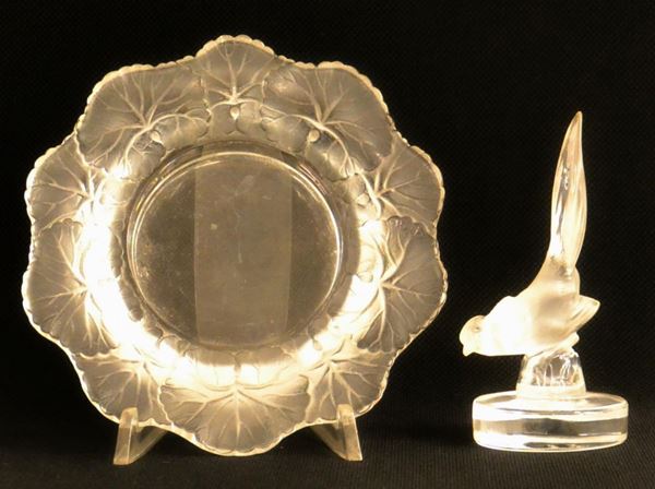Posacenere e piccolo pappagallo, manifattura Lalique, in vetro, posacenere