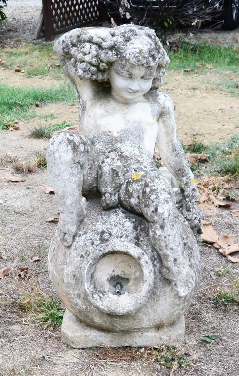 Scultura da esterno, sec. XX, in cemento, raffigurante Bacchino, alt. cm&nbsp;&nbsp;