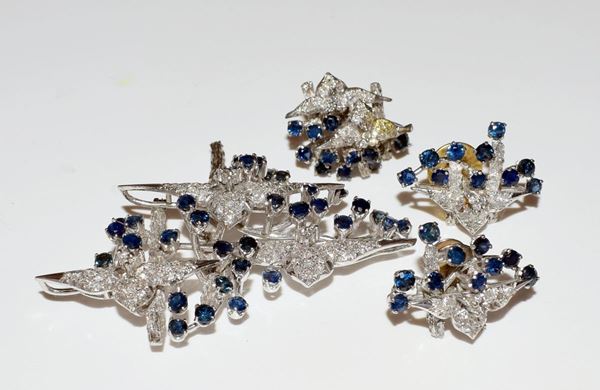 PARURE IN ORO BIANCO, DIAMANTI E ZAFFIRI,COMPOSTA&nbsp;&nbsp;&nbsp;&nbsp;&nbsp;&nbsp;&nbsp;&nbsp;&nbsp;&nbsp;&nbsp;&nbsp;&nbsp;&nbsp;&nbsp;&nbsp;&nbsp;&nbsp;&nbsp;&nbsp;&nbsp;&nbsp;&nbsp;&nbsp;&nbsp;
