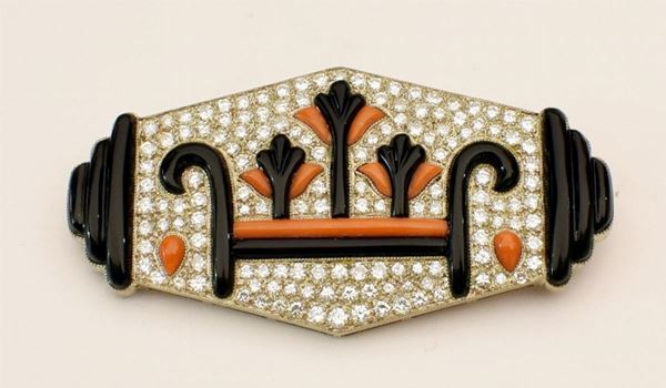 SPILLA , IN ORO BIANCO E DIAMANTI                                           - Asta GIOIELLI, ARREDI D'ANTIQUARIATO, DIPINTI DAL XVI AL XX SECOLO E ARGENTI - Poggio Bracciolini Casa d'Aste