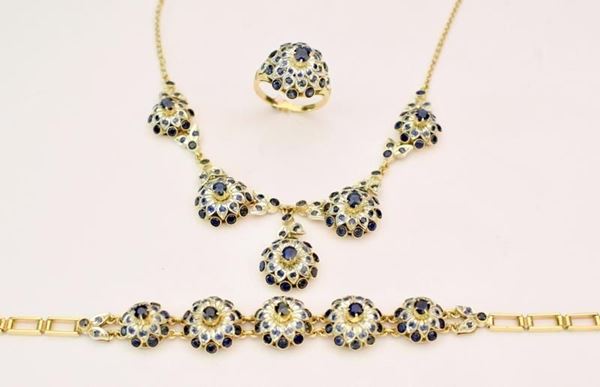 PARURE IN ORO GIALLO,ORO BIANCO E ZAFFIRI                                 