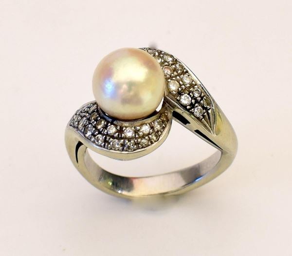 ANELLO IN ORO BIANCO , DIAMANTI E PERLA                                   