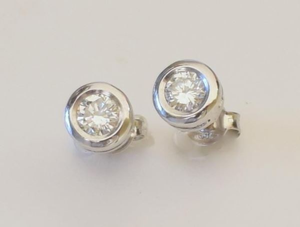 PAIO DI ORECCHINI PUNTO LUCE IN ORO BIANCO E                              