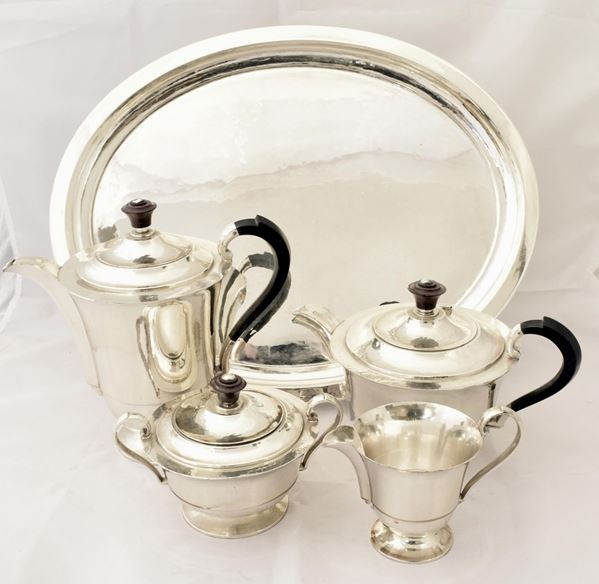 SERVITO DA TE' E CAFFE' , SEC. XX, ARGENTIERE&nbsp;&nbsp;&nbsp;&nbsp;&nbsp;&nbsp;&nbsp;&nbsp;&nbsp;&nbsp;&nbsp;&nbsp;&nbsp;&nbsp;&nbsp;&nbsp;&nbsp;&nbsp;&nbsp;&nbsp;&nbsp;&nbsp;&nbsp;&nbsp;&nbsp;&nbsp;&nbsp;&nbsp;&nbsp;  - Asta GIOIELLI, ARREDI D'ANTIQUARIATO, DIPINTI DAL XVI AL XX SECOLO E ARGENTI - Poggio Bracciolini Casa d'Aste