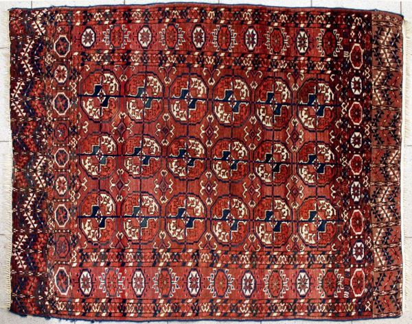 Tappeto Bukhara Tekke, impianto a gul su fondo nei toni del rosso, cm&nbsp;&nbsp;&nbsp;&nbsp;&nbsp;