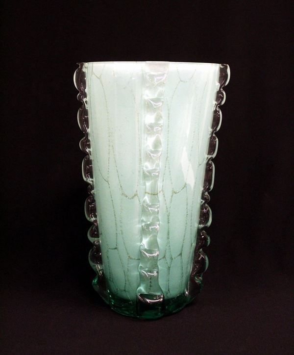 Vaso, Murano, sec. XX, in vetro incamiciato nei toni del verde acqua, alt.