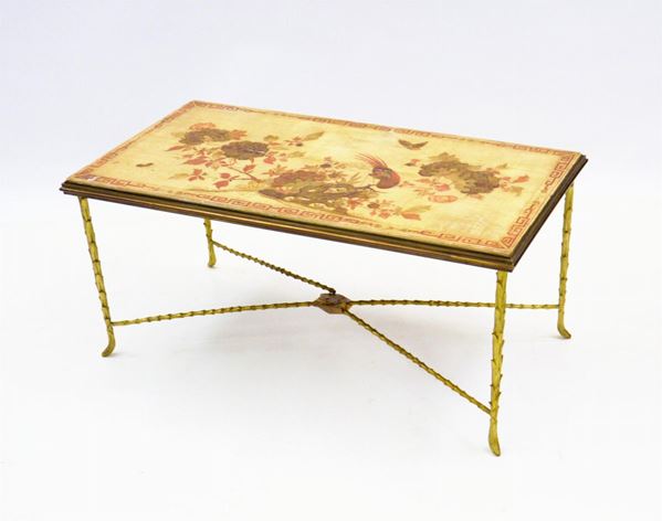 Tavolino da fumo, arte orientale, sec. XIX, piano decorato a rilievo con&nbsp;&nbsp;