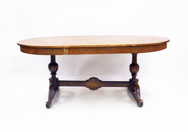 Tavolo, sec. XIX, in noce e castagno, piano ovale, cm 198x118x78, difetti e