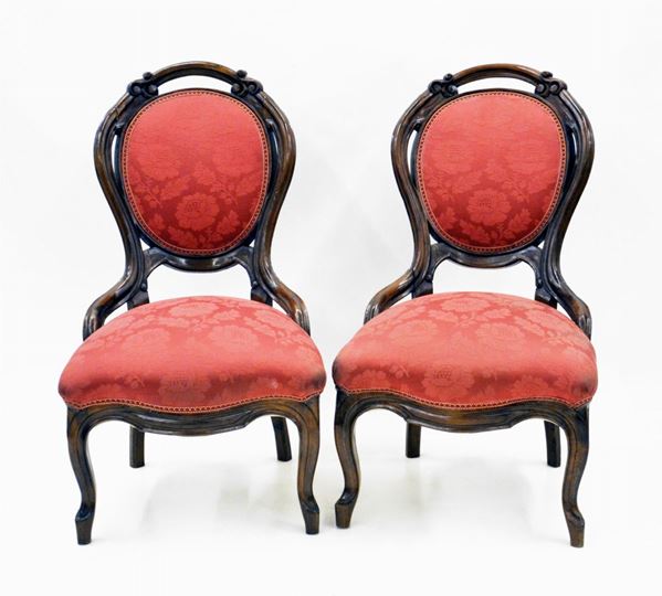 Coppia di poltroncine, Luigi Filippo, in noce intagliato e sagomato, sedute  - Asta GIOIELLI, ARREDI D'ANTIQUARIATO, DIPINTI DAL XVI AL XX SECOLO E ARGENTI - Poggio Bracciolini Casa d'Aste