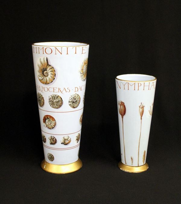 Due vasi, sec. XX,&nbsp; Collection Gouny Et Marange, in porcellana decorata a&nbsp;