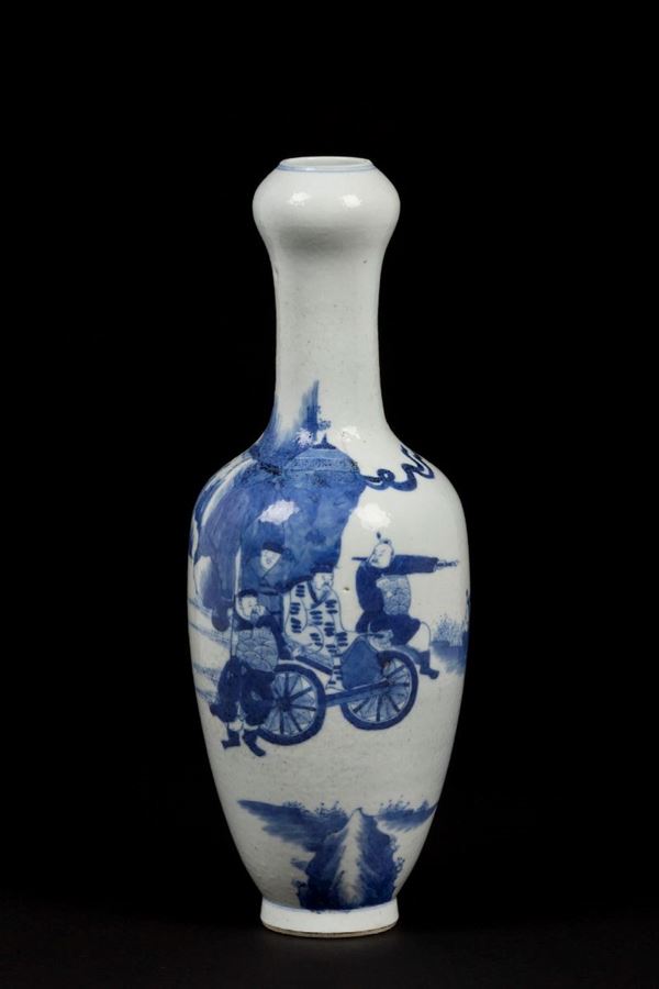 Vaso in porcellana bianco e blu, Cina, sec. XIX, con figure di dignitari,&nbsp;