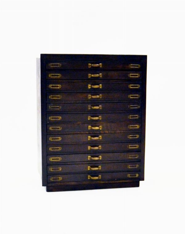 Cassettiera da tipografia, sec. XX, fronte a dodici cassetti a tutta lunghezza , cm 48x29,5x61&nbsp;&nbsp;&nbsp;&nbsp;&nbsp;&nbsp;  - Asta GIOIELLI, ARREDI D'ANTIQUARIATO, DIPINTI DAL XVI AL XX SECOLO E ARGENTI - Poggio Bracciolini Casa d'Aste
