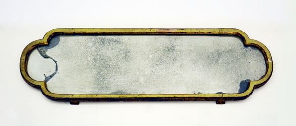 Centrotavola, sec. XIX, bordo in legno laccato con all'interno specchio   