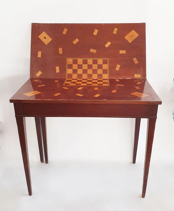 TAVOLINO DA GIOCO SEC XX                                                  