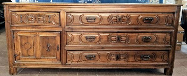 CREDENZA,SEC.XX,IN NOCE,TRE CASSETTI GRANDI,UNO&nbsp;&nbsp;&nbsp;&nbsp;&nbsp;&nbsp;&nbsp;&nbsp;&nbsp;&nbsp;&nbsp;&nbsp;&nbsp;&nbsp;&nbsp;&nbsp;&nbsp;&nbsp;&nbsp;&nbsp;&nbsp;&nbsp;&nbsp;&nbsp;&nbsp;&nbsp;&nbsp;