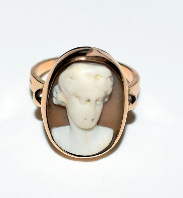 ANELLO IN ORO GIALLO E CAMMEO&nbsp;&nbsp;&nbsp;&nbsp;&nbsp;&nbsp;&nbsp;&nbsp;&nbsp;&nbsp;&nbsp;&nbsp;&nbsp;&nbsp;&nbsp;&nbsp;&nbsp;&nbsp;&nbsp;&nbsp;&nbsp;&nbsp;&nbsp;&nbsp;&nbsp;&nbsp;&nbsp;&nbsp;&nbsp;&nbsp;&nbsp;&nbsp;&nbsp;&nbsp;&nbsp;&nbsp;&nbsp;&nbsp;&nbsp;&nbsp;&nbsp;&nbsp;&nbsp;&nbsp;&nbsp;