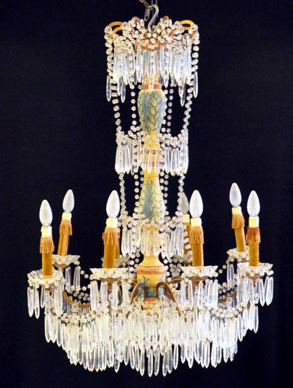 Lampadario, sec. XIX, fusto in legno, otto luci con fili in cristallo, alt.