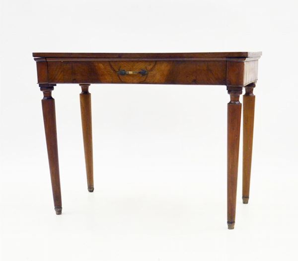 Consolle, sec. XIX, in noce, un cassetto, cm 104x49x80, difetti&nbsp;&nbsp;&nbsp;&nbsp;&nbsp;&nbsp;&nbsp;&nbsp;&nbsp;&nbsp;&nbsp;