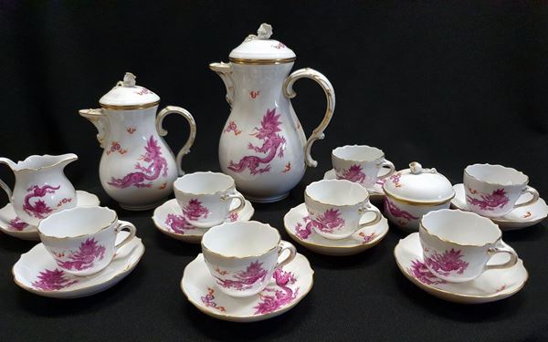 Servito da caff&egrave; sec. XIX, manifattura Meissen, in ceramica con decori a&nbsp;&nbsp;