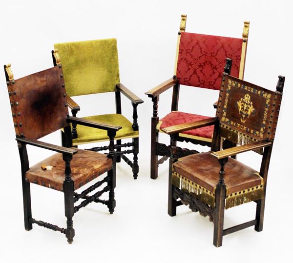 Quattro seggioloni, in stile 600, in noce, rivestiti in pelle e stoffa,&nbsp;&nbsp;&nbsp;
