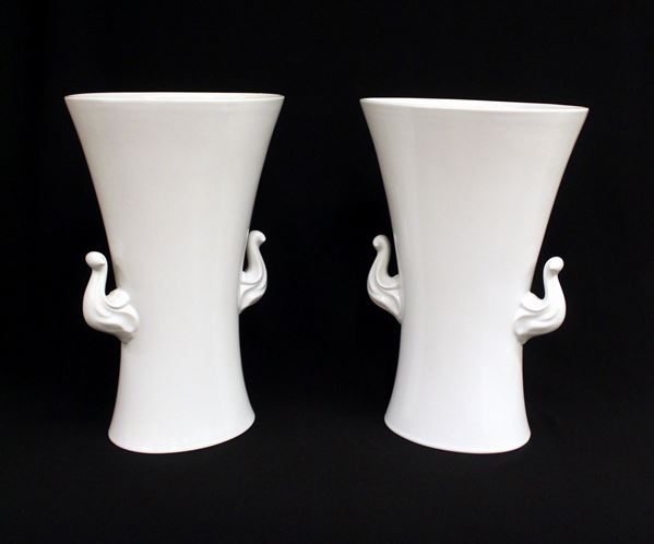 Coppia di vasi biansati, sec. XX, manifattura Laveno SCI, designer Antonia