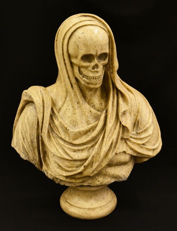 Busto, sec. XIX, in travertino, raffigurante Vanitas, alt. cm 72          