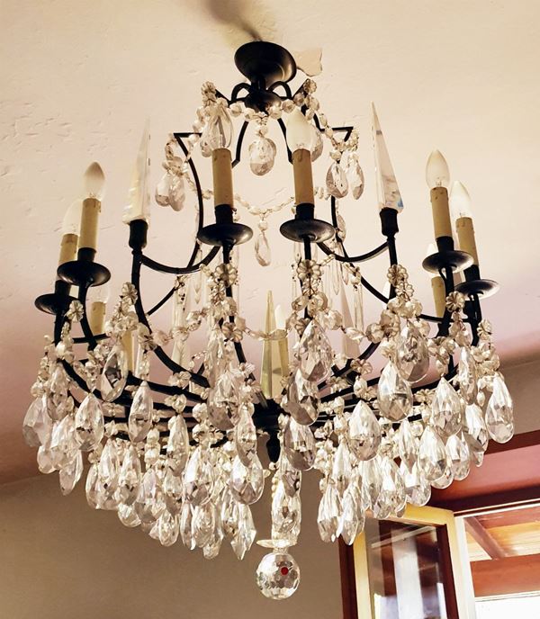 Lampadario circolare a dodici luci, con gocce, fusto in metallo, cm 80x90 