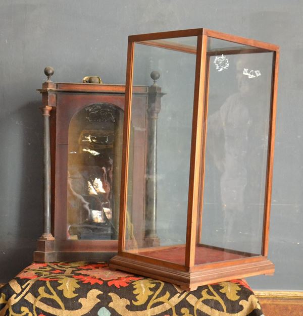 Due teche, sec. XIX, in legno, difetti e&nbsp;&nbsp;&nbsp;&nbsp;&nbsp;&nbsp;&nbsp;&nbsp;&nbsp;&nbsp;&nbsp;&nbsp;&nbsp;&nbsp;&nbsp;&nbsp;&nbsp;&nbsp;&nbsp;&nbsp;&nbsp;&nbsp;&nbsp;&nbsp;&nbsp;&nbsp;&nbsp;&nbsp;&nbsp;