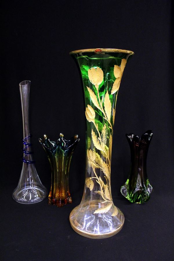 Serie di quattro vasi in vetro, sec. XX, fogge e lavorazioni differenti,&nbsp;&nbsp;