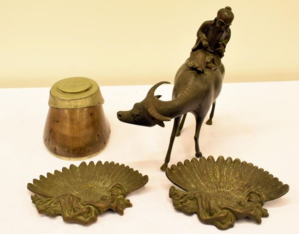 Contenitore orientale, sec. XX  - Asta BENI D'ANTIQUARIATO E SCULTURE, GIOIELLI E COLLEZIONISMO - Poggio Bracciolini Casa d'Aste