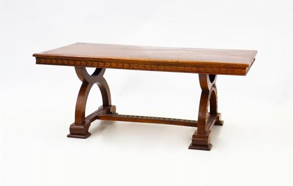 Tavolino da fumo, sec. XX, in mogano, piano rettangolare, cm 110x50x43&nbsp;&nbsp;&nbsp;&nbsp;