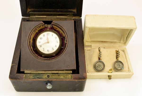 PAIO DI ORECCHINI IN  ORO A BASSO TITOLO                                    - Asta BENI DA COLLEZIONE E ARREDI DA IMPORTANTI PROPRIETA' FIORENTINE E VERSILIESI - Poggio Bracciolini Casa d'Aste