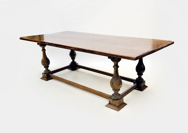 Tavolo, sec. XVIII, in noce, piano rettangolare&nbsp;&nbsp;&nbsp;&nbsp;&nbsp;&nbsp;&nbsp;&nbsp;&nbsp;&nbsp;&nbsp;&nbsp;&nbsp;&nbsp;&nbsp;&nbsp;&nbsp;&nbsp;&nbsp;&nbsp;&nbsp;&nbsp;&nbsp;&nbsp;&nbsp;&nbsp;&nbsp;