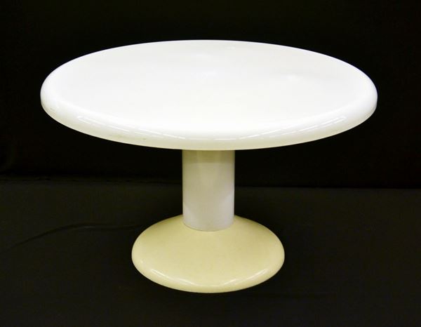Tavolo circolare, anni 70, in materiale plastico, designer Vico Magistretti