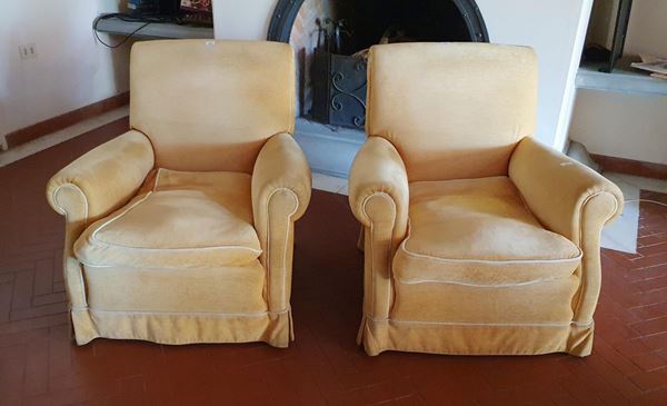 Coppia di poltrone, sec. XX, imbottite e&nbsp;&nbsp;&nbsp;&nbsp;&nbsp;&nbsp;&nbsp;&nbsp;&nbsp;&nbsp;&nbsp;&nbsp;&nbsp;&nbsp;&nbsp;&nbsp;&nbsp;&nbsp;&nbsp;&nbsp;&nbsp;&nbsp;&nbsp;&nbsp;&nbsp;&nbsp;&nbsp;&nbsp;&nbsp;&nbsp;&nbsp;&nbsp;&nbsp;&nbsp;