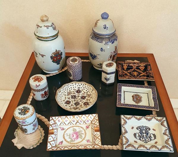Undici fra vasi, posaceneri, contenitori vari,&nbsp;&nbsp;&nbsp;&nbsp;&nbsp;&nbsp;&nbsp;&nbsp;&nbsp;&nbsp;&nbsp;&nbsp;&nbsp;&nbsp;&nbsp;&nbsp;&nbsp;&nbsp;&nbsp;&nbsp;&nbsp;&nbsp;&nbsp;&nbsp;&nbsp;&nbsp;&nbsp;&nbsp;  - Asta BENI DA COLLEZIONE E ARREDI DA IMPORTANTI PROPRIETA' FIORENTINE E VERSILIESI - Poggio Bracciolini Casa d'Aste