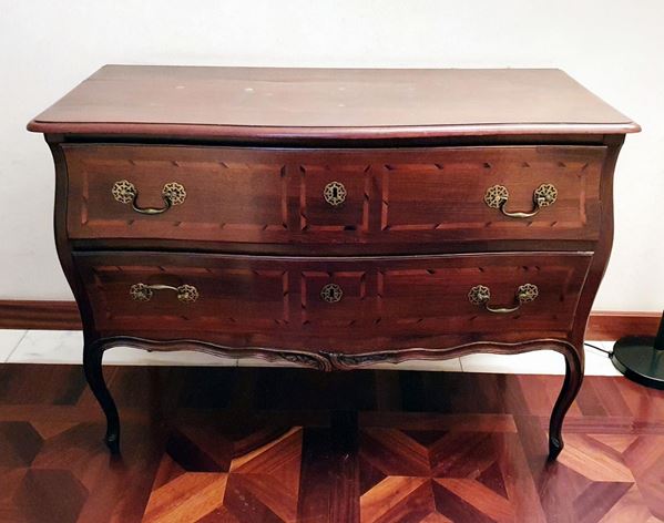 Cassettone, Parma, sec. XVIII, in noce intarsiato, due cassetti,&nbsp;&nbsp;&nbsp;&nbsp;&nbsp;&nbsp;&nbsp;&nbsp;&nbsp;&nbsp;