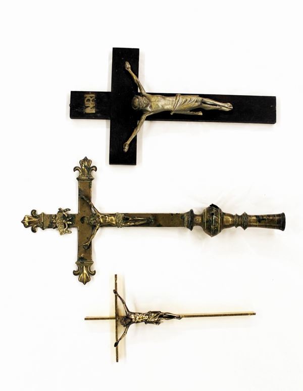 Croce astile, sec. XVIII, in ottone, cm 62x30,5&nbsp;&nbsp;&nbsp;&nbsp;&nbsp;&nbsp;&nbsp;&nbsp;&nbsp;&nbsp;&nbsp;&nbsp;&nbsp;&nbsp;&nbsp;&nbsp;&nbsp;&nbsp;&nbsp;&nbsp;&nbsp;&nbsp;&nbsp;&nbsp;&nbsp;&nbsp;&nbsp;