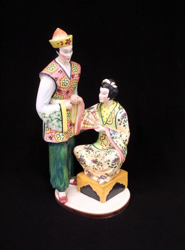 Gruppo, sec. XX, in ceramica dipinta in policromia, raffigurante figure&nbsp;&nbsp;&nbsp;