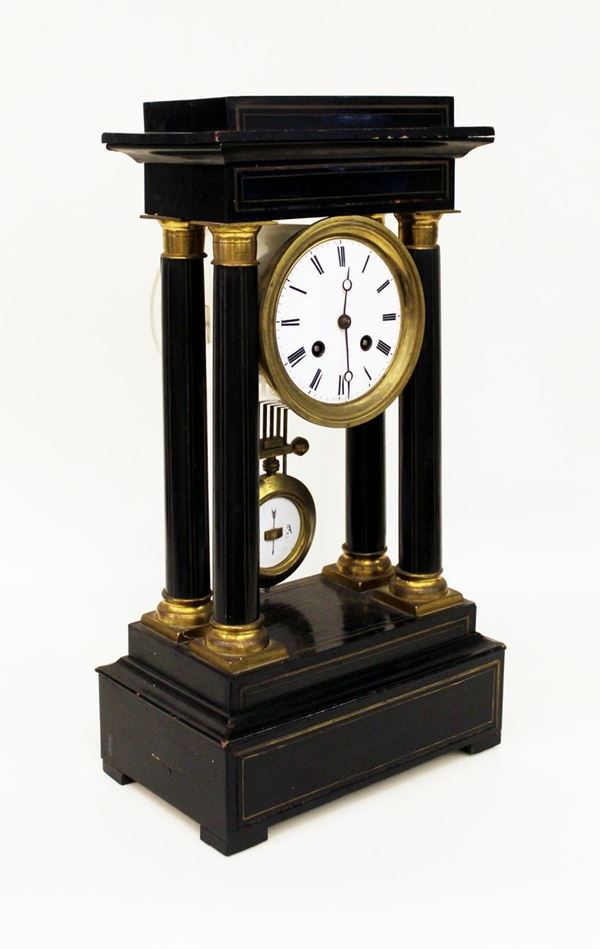 Orologio a tempietto, sec. XIX, struttura in legno ebanizzato filettato in