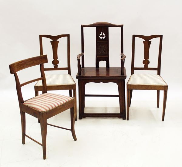 Tre sedie ed una poltrona cinese, sec. XVIII/XX, in varie fogge e&nbsp;&nbsp;&nbsp;&nbsp;&nbsp;&nbsp;&nbsp;&nbsp;&nbsp;