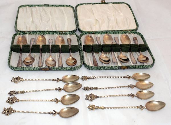 DODICI CUCCHIAINI DA CAFFE' , SHEFFIELD SEC. XX&nbsp;&nbsp;&nbsp;&nbsp;&nbsp;&nbsp;&nbsp;&nbsp;&nbsp;&nbsp;&nbsp;&nbsp;&nbsp;&nbsp;&nbsp;&nbsp;&nbsp;&nbsp;&nbsp;&nbsp;&nbsp;&nbsp;&nbsp;&nbsp;&nbsp;&nbsp;&nbsp;  - Asta ARREDI DA UNA VILLA FIESOLANA, GIOIELLI, DIPINTI DAL XVII AL XX SECOLO - Poggio Bracciolini Casa d'Aste