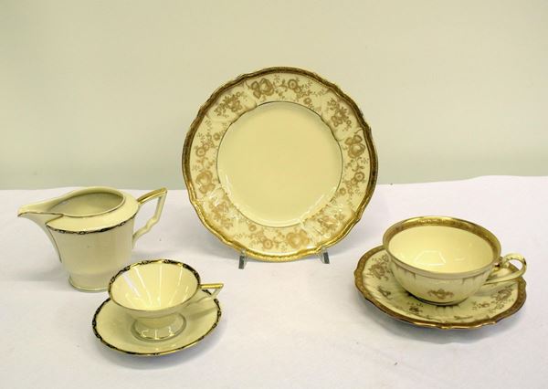 Dodici piattini dessert Rosenthal , sec. XX&nbsp;&nbsp;&nbsp;&nbsp;&nbsp;&nbsp;&nbsp;&nbsp;&nbsp;&nbsp;&nbsp;&nbsp;&nbsp;&nbsp;&nbsp;&nbsp;&nbsp;&nbsp;&nbsp;&nbsp;&nbsp;&nbsp;&nbsp;&nbsp;&nbsp;&nbsp;&nbsp;&nbsp;&nbsp;&nbsp;&nbsp;