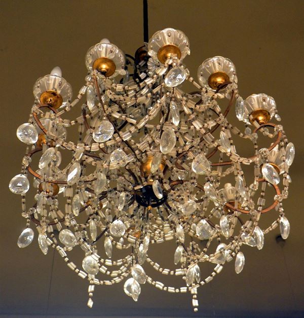 Lampadario, sec. XX, dodici bracci con gocce e&nbsp;&nbsp;&nbsp;&nbsp;&nbsp;&nbsp;&nbsp;&nbsp;&nbsp;&nbsp;&nbsp;&nbsp;&nbsp;&nbsp;&nbsp;&nbsp;&nbsp;&nbsp;&nbsp;&nbsp;&nbsp;&nbsp;&nbsp;&nbsp;&nbsp;&nbsp;&nbsp;&nbsp;